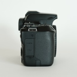 Canon EOS Kiss X10