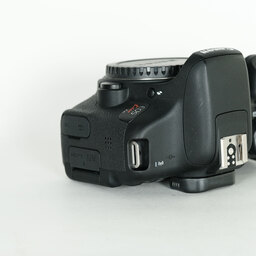 Canon EOS Kiss X8i