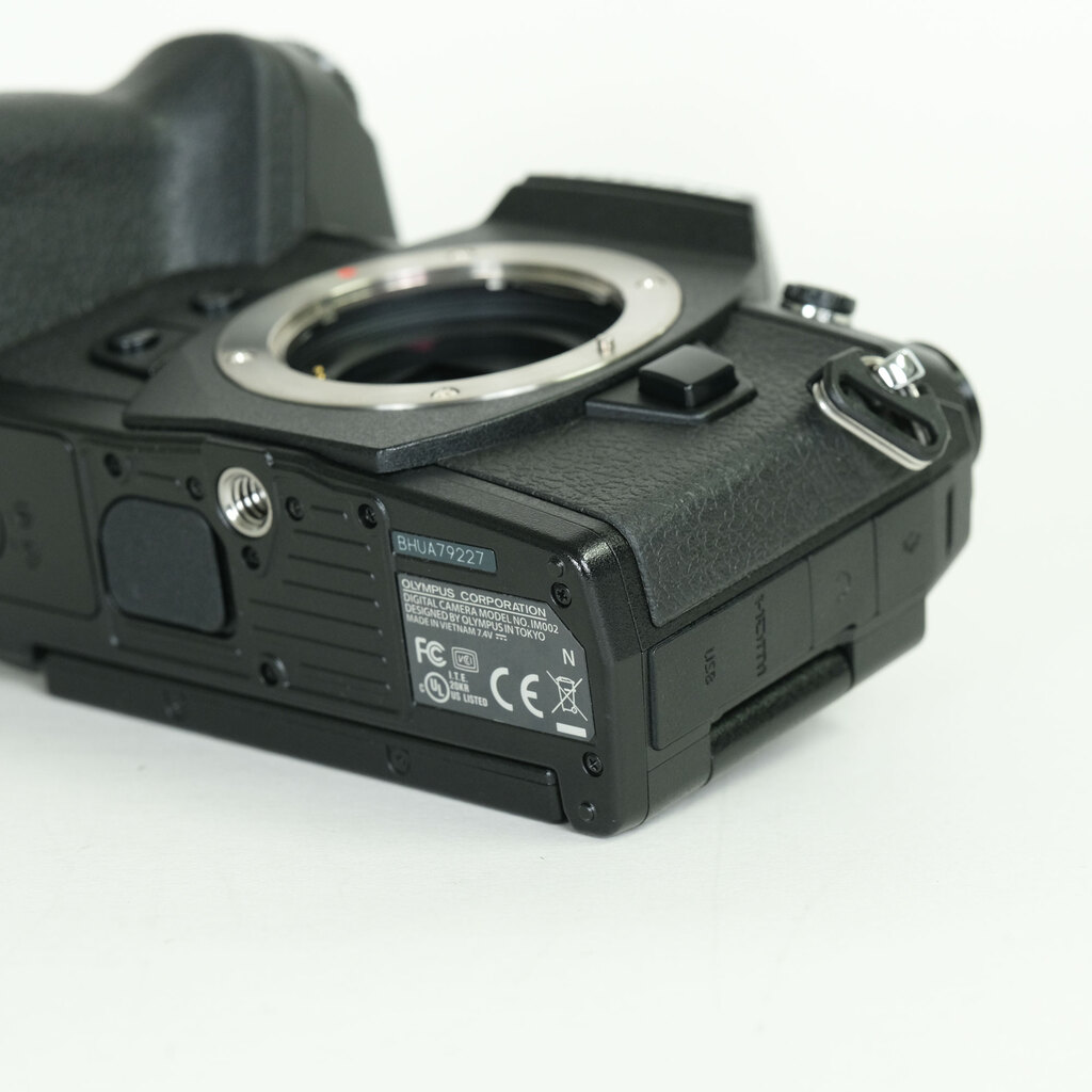 OLYMPUS OM-D E-M1 Mark II