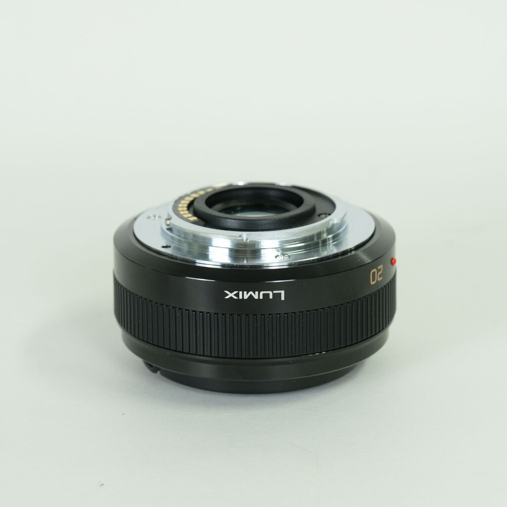 Panasonic LUMIX G 20mm F1.7 II ASPH. Panasonic LUMIX G 20mm F1.7 II ASPH.