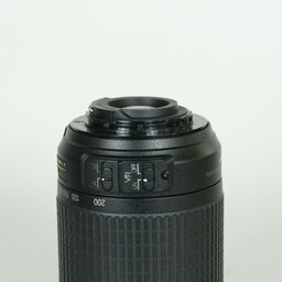 Nikon AF-S DX VR Zoom-Nikkor 55-200mm F4-5.6G IF-ED Nikon AF-S DX VR Zoom-Nikkor 55-200mm F4-5.6G IF-ED