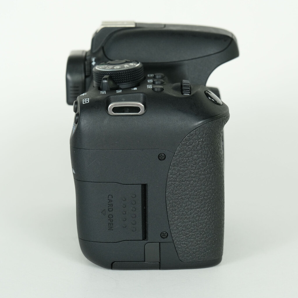 Canon EOS Kiss X8i