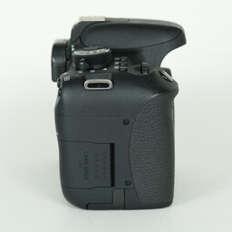 Canon EOS Kiss X8i