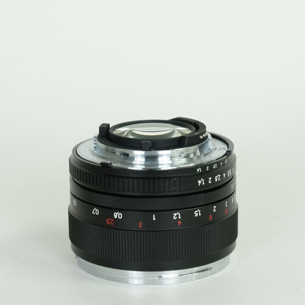 Carl Zeiss Planar T* 50mm F1.4 ZF.2 [ニコンF用]