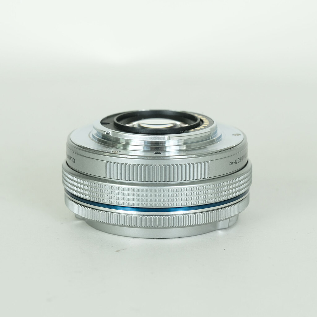 OLYMPUS M.ZUIKO DIGITAL ED 14-42mm F3.5-5.6 EZ シルバー