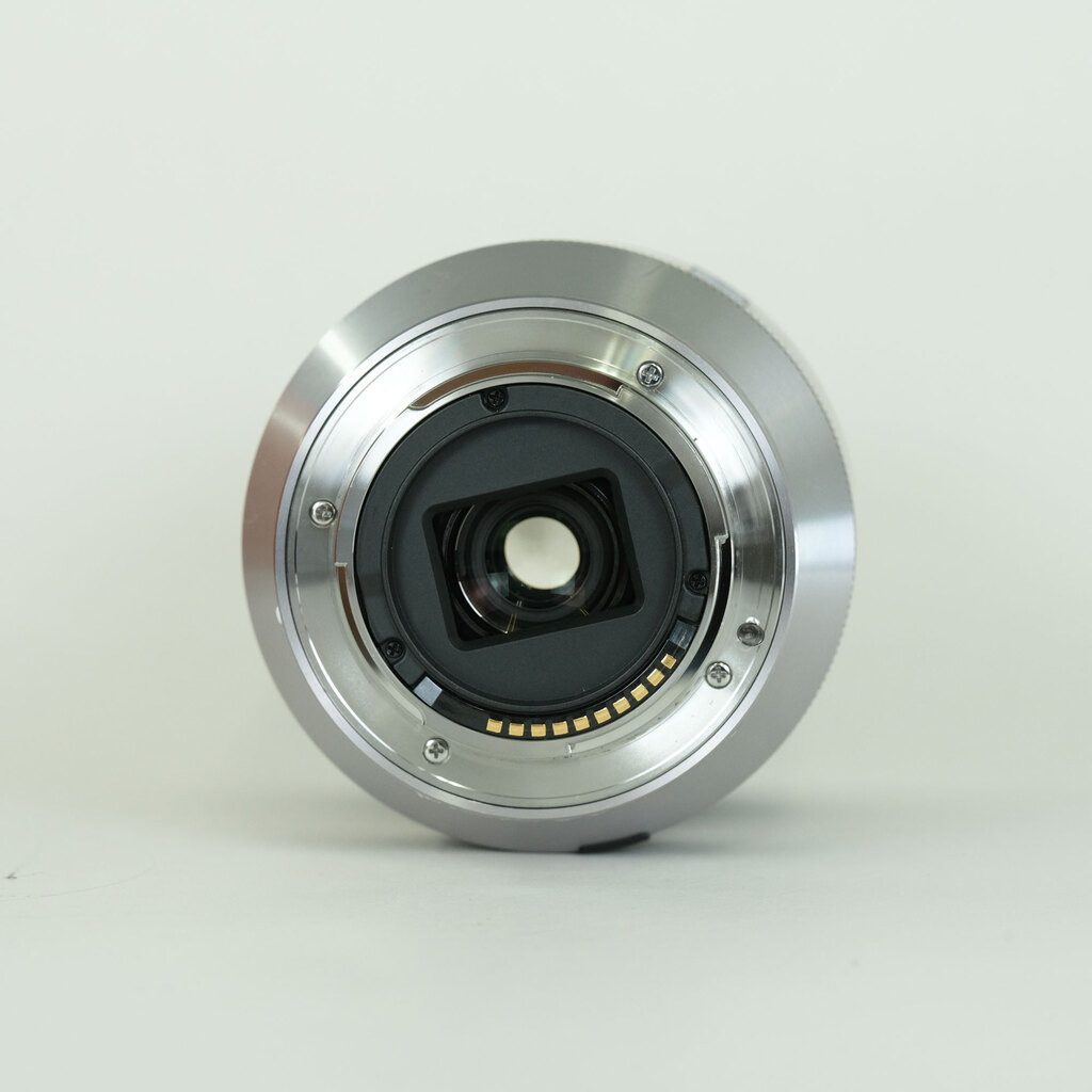 SONY E18-200mm F3.5-6.3 OSS SEL18200