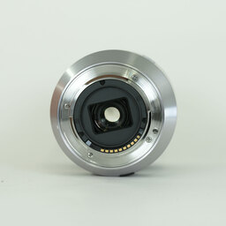 SONY E18-200mm F3.5-6.3 OSS SEL18200