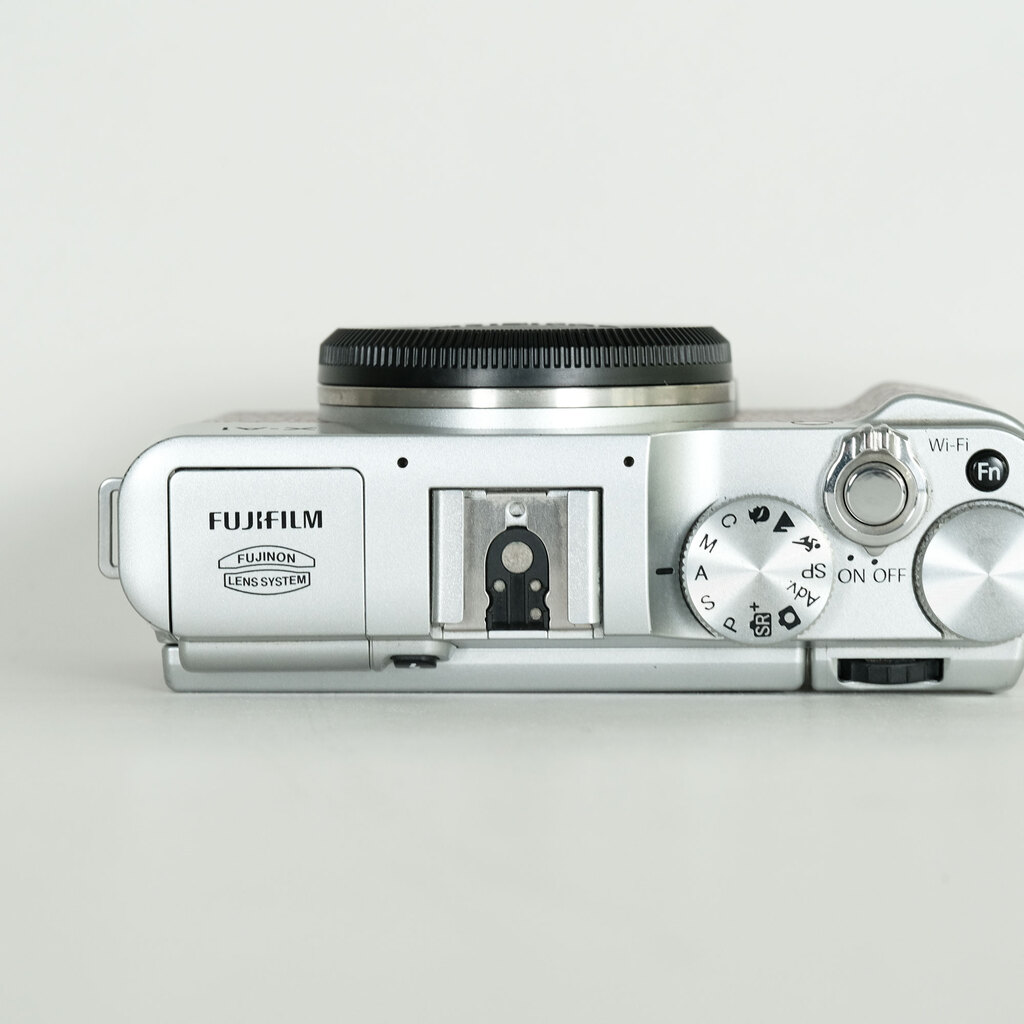 FUJIFILM X-A1 ボディ ブラウン