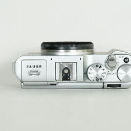 FUJIFILM X-A1 ボディ ブラウン