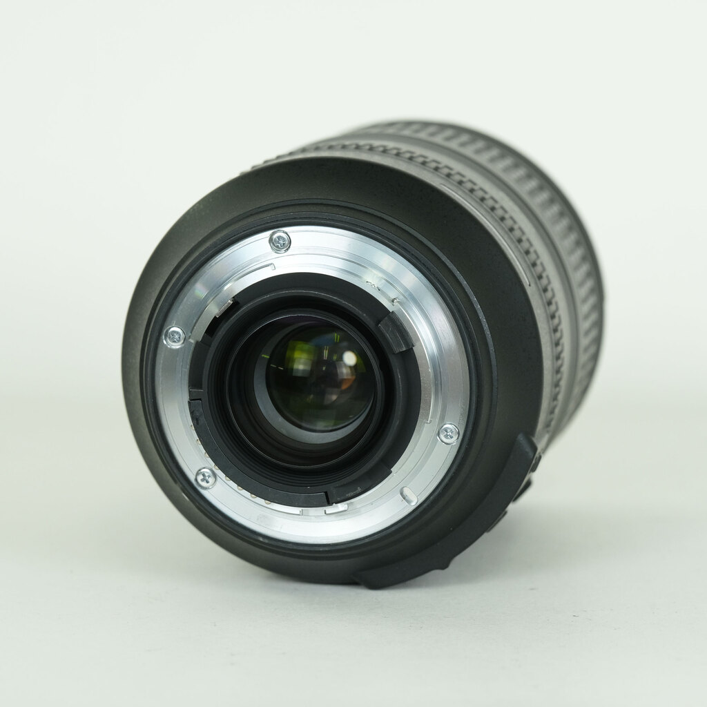 Nikon AF-S NIKKOR 28-300mm f/3.5-5.6G ED VR Nikon AF-S NIKKOR 28-300mm f/3.5-5.6G ED VR