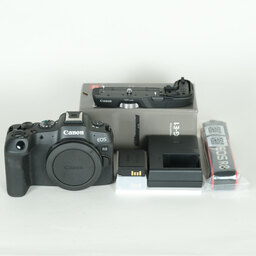 Canon EOS R8 Canon EOS R8