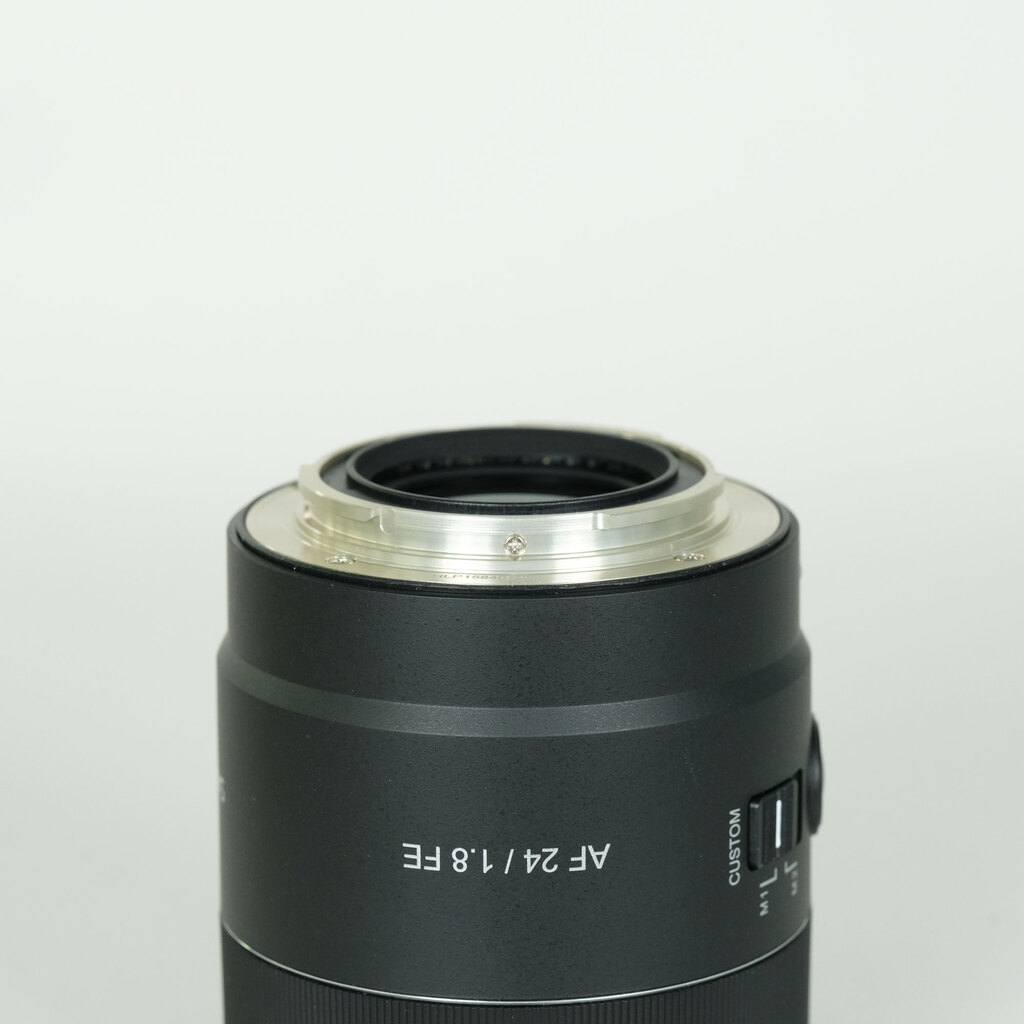 [値下げ中]SAMYANG AF24mm f1.8 メンズケースレンズフード付き SAMYANG AF 24mm F1.8 FE (ソニーE用)の出品 | ONE SCENE（ワンシーン）