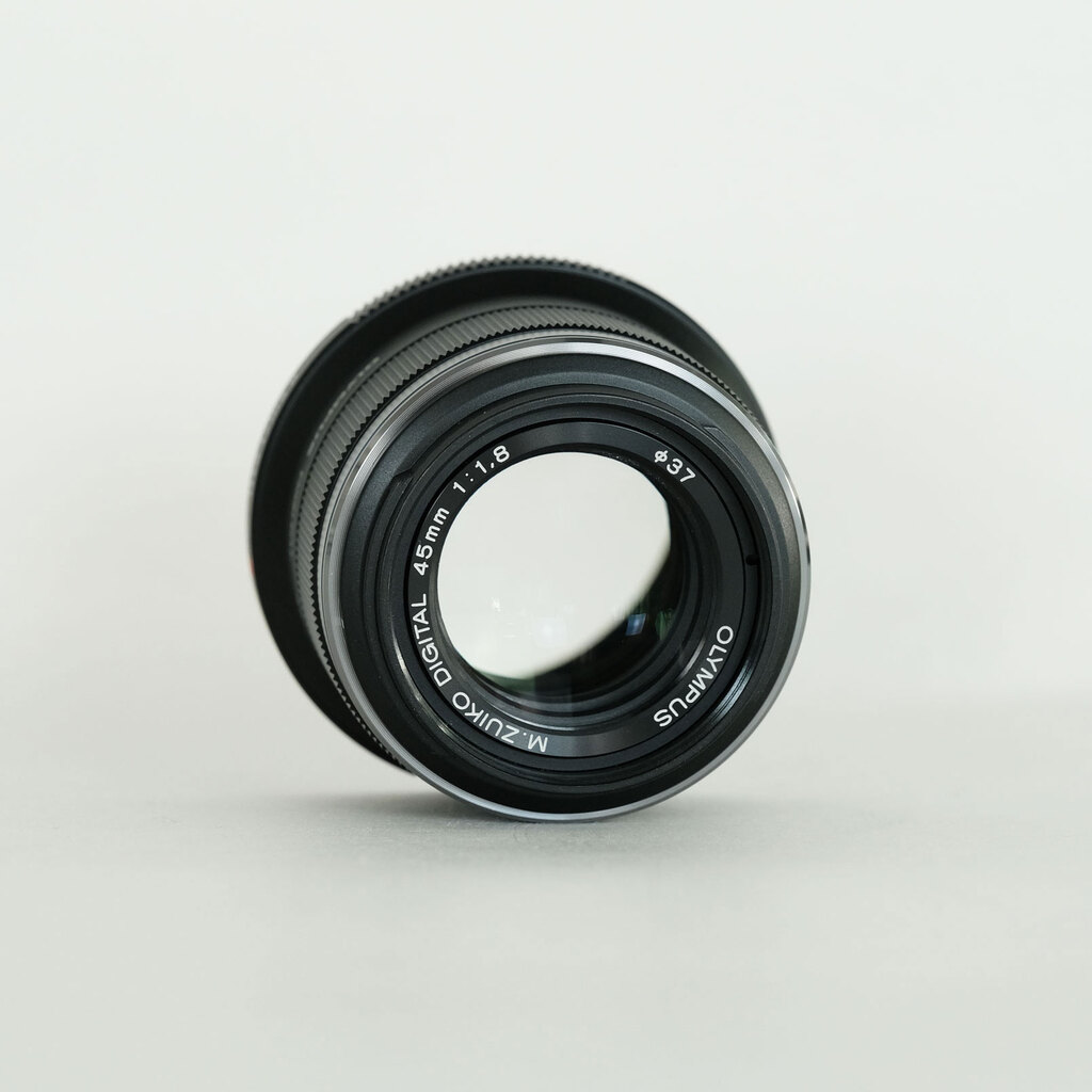 OLYMPUS M.ZUIKO DIGITAL 45mm F1.8の出品 | ONE SCENE（ワンシーン）