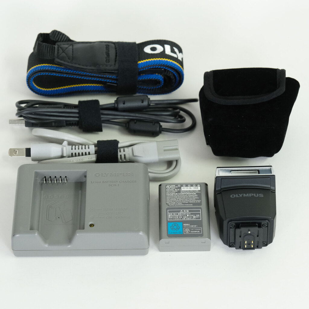 OLYMPUS OM-D E-M5 Mark II