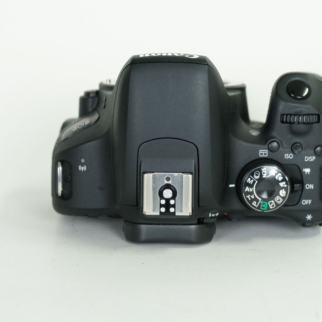 Canon EOS Kiss X9i