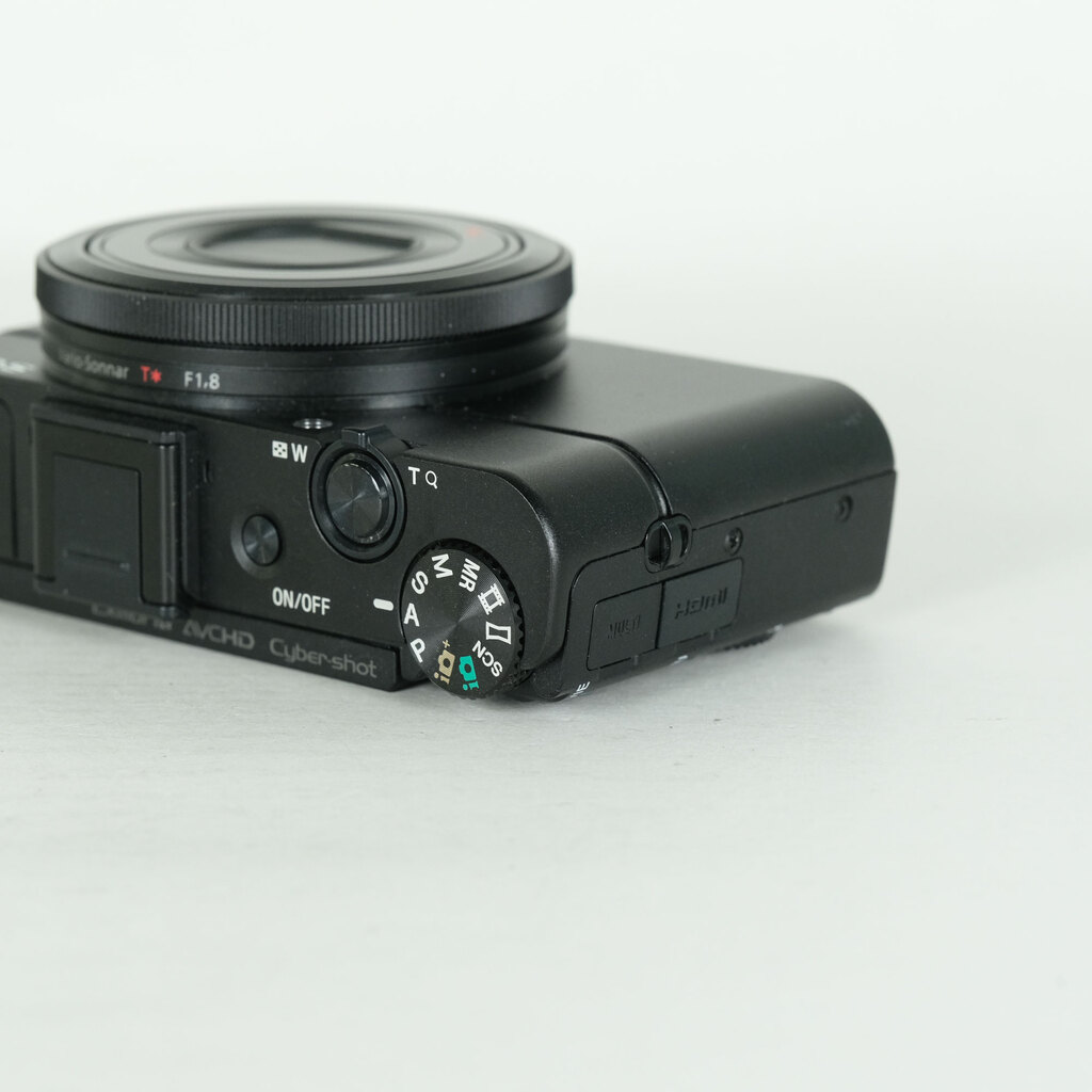 SONY Cyber-shot DSC-RX100M2の出品 | ONE SCENE（ワンシーン）