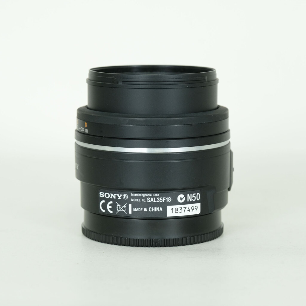 SONY DT 35mm F1.8 SAM SAL35F18
