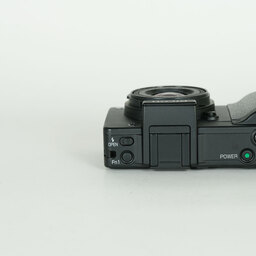 RICOH GX200