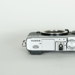 FUJIFILM X-E1 シルバー
