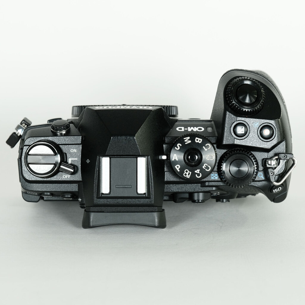 OLYMPUS OM-D E-M1 Mark III