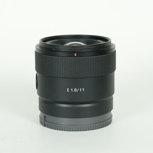 SONY E 11mm F1.8 SEL11F18を徹底解説。「バーゲンプライス」と表現