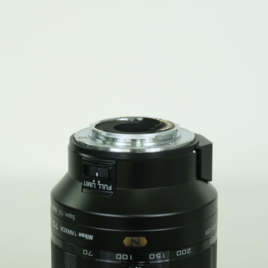 Nikon 1 NIKKOR VR 70-300 f/4.5-5.6