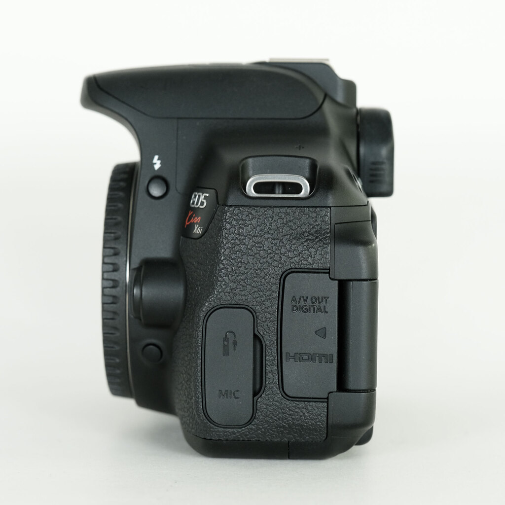 Canon EOS Kiss X6i　ボディ