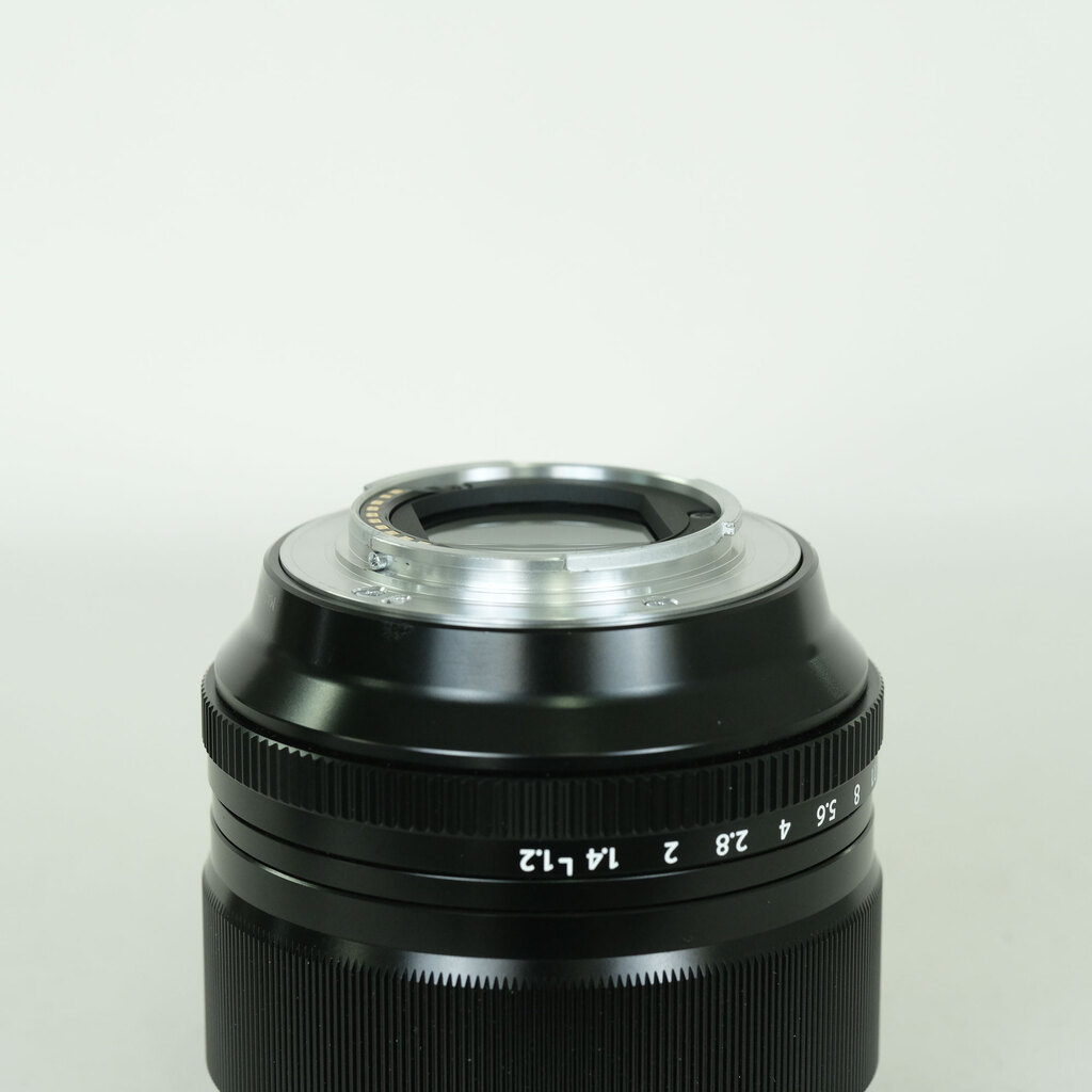 FUJIFILM XF56mmF1.2 R