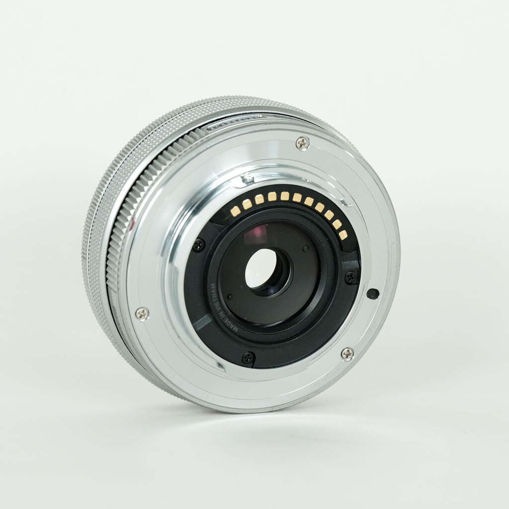 OLYMPUS M.ZUIKO DIGITAL ED 14-42mm F3.5-5.6 EZ シルバー OLYMPUS M.ZUIKO DIGITAL ED 14-42mm F3.5-5.6 EZ シルバー