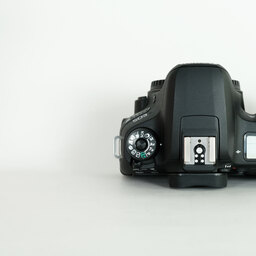 Canon EOS 9000D