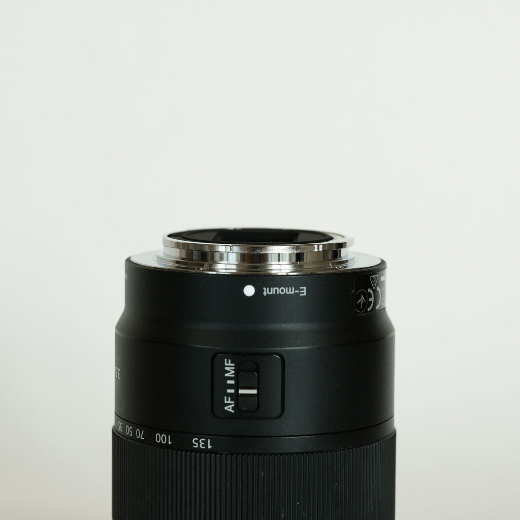 SONY E 18-135mm F3.5-5.6 OSS SEL18135