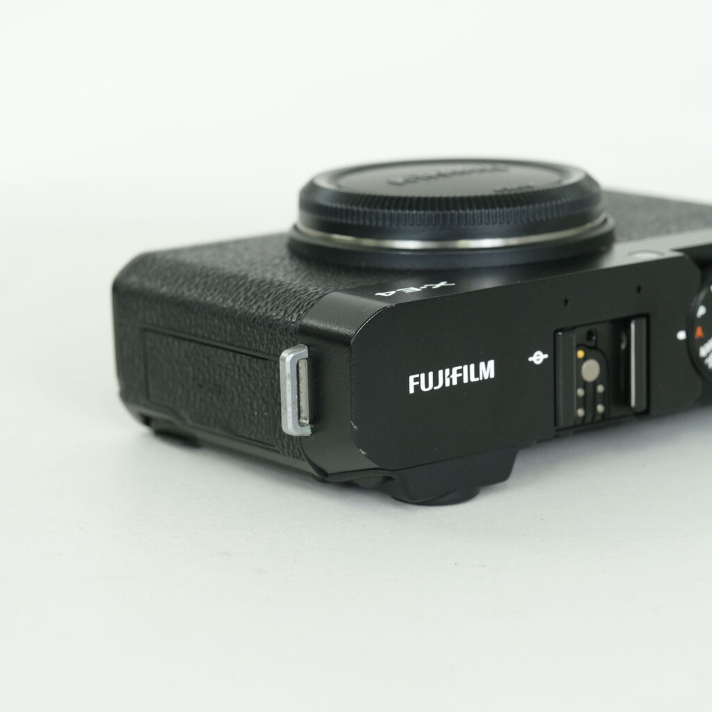 FUJIFILM X-E4