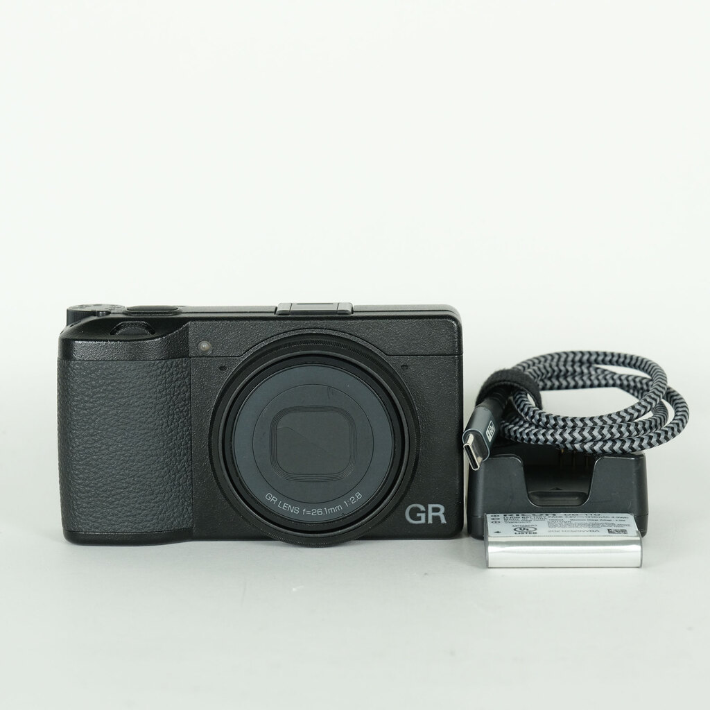 RICOH GR IIIxの出品 | ONE SCENE（ワンシーン）