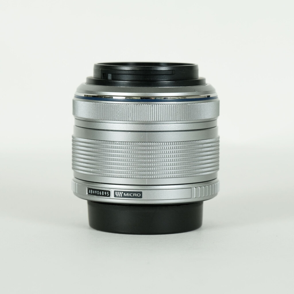 【美品】OLYMPUS M.ZUIKO 14-42mm F3.5-5.6レンズ M.ZUIKO OLYMPUS DIGITAL ED 14-42mm F3.5-5.6 EZ ブラック オリンパス