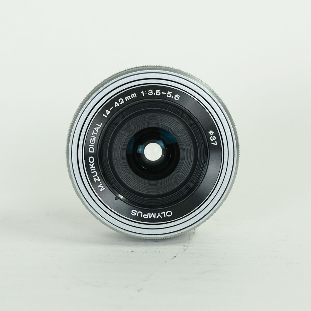 OLYMPUS M.ZUIKO DIGITAL ED 14-42mm F3.5-5.6 EZ シルバー