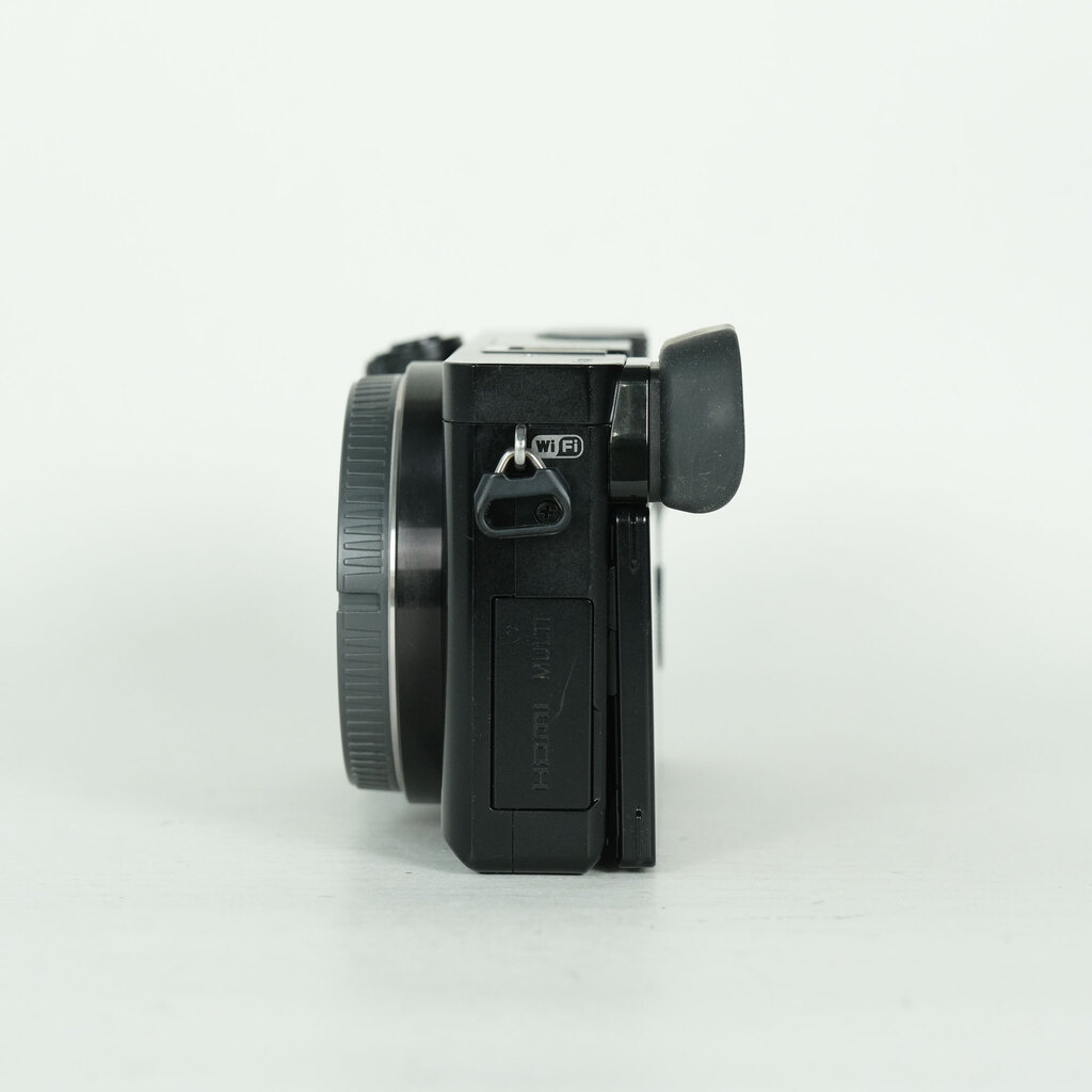 SONY α6000（ILCE-6000）の出品 | ONE SCENE（ワンシーン）