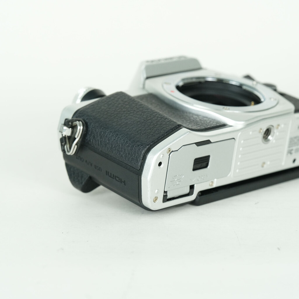 OLYMPUS OM-D E-M10 Mark II