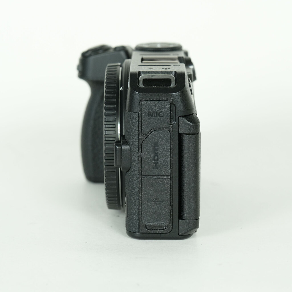 Nikon Z30 [�{�f�B]
