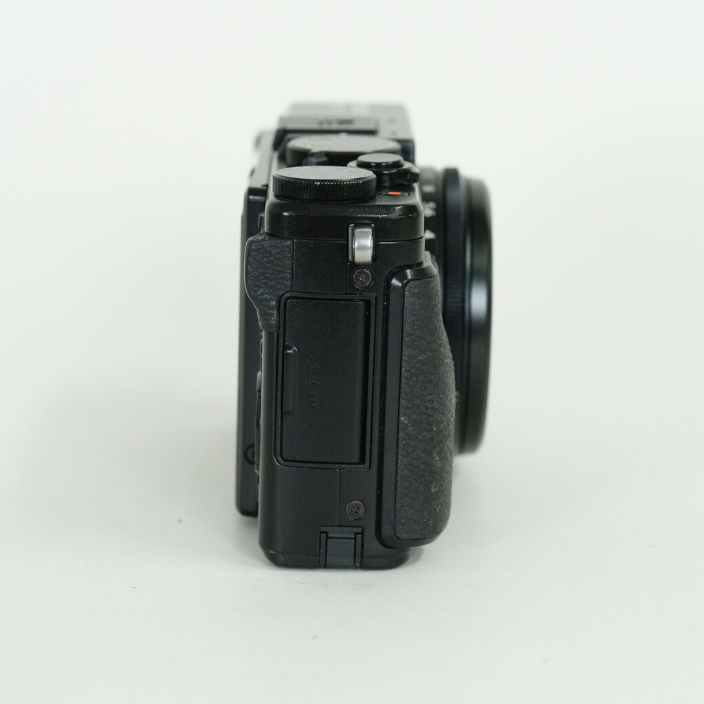 FUJIFILM X70 ブラック