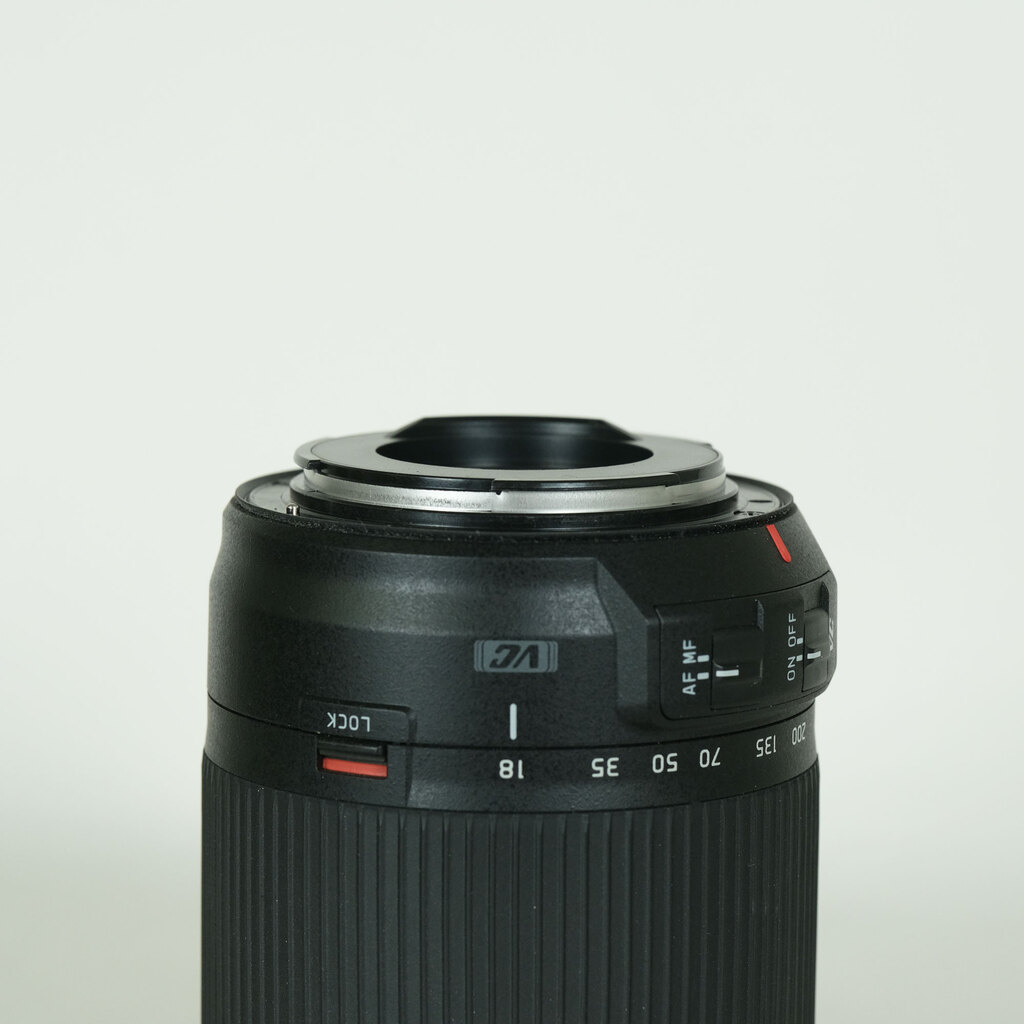 TAMRON 18-200mm F3.5-6.3 DiII VC/Model B018E（キヤノンEF用）