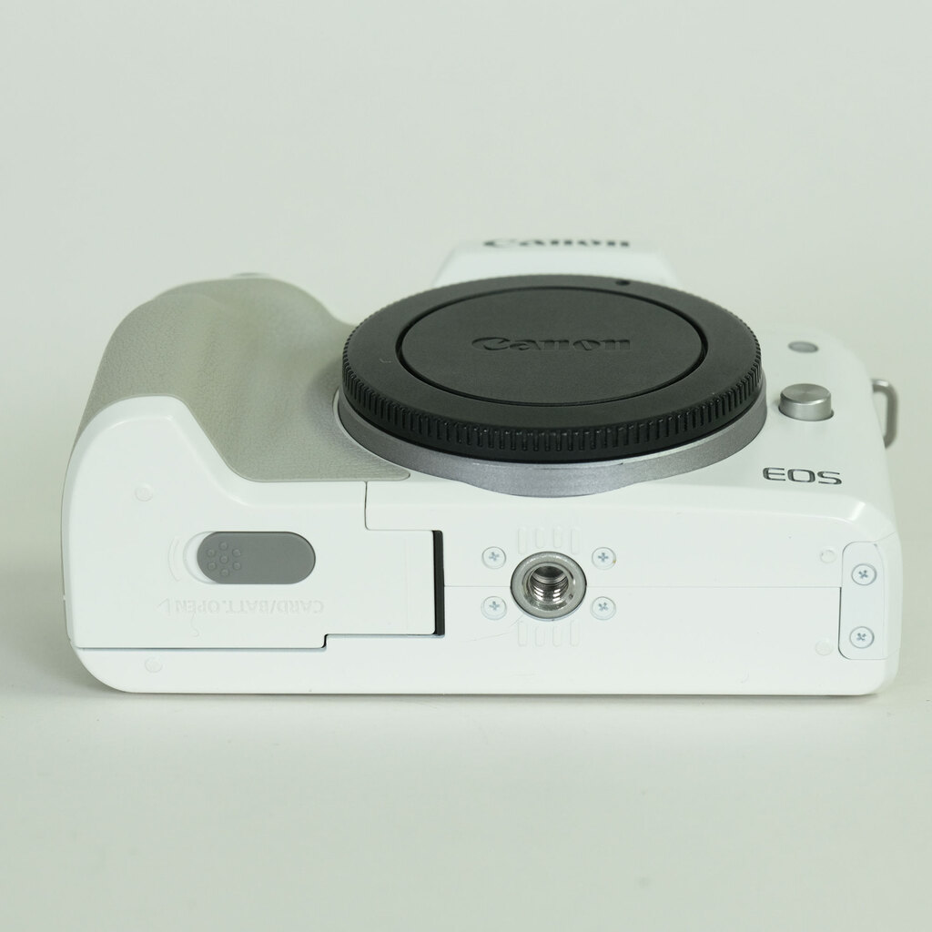 Canon EOS Kiss M2