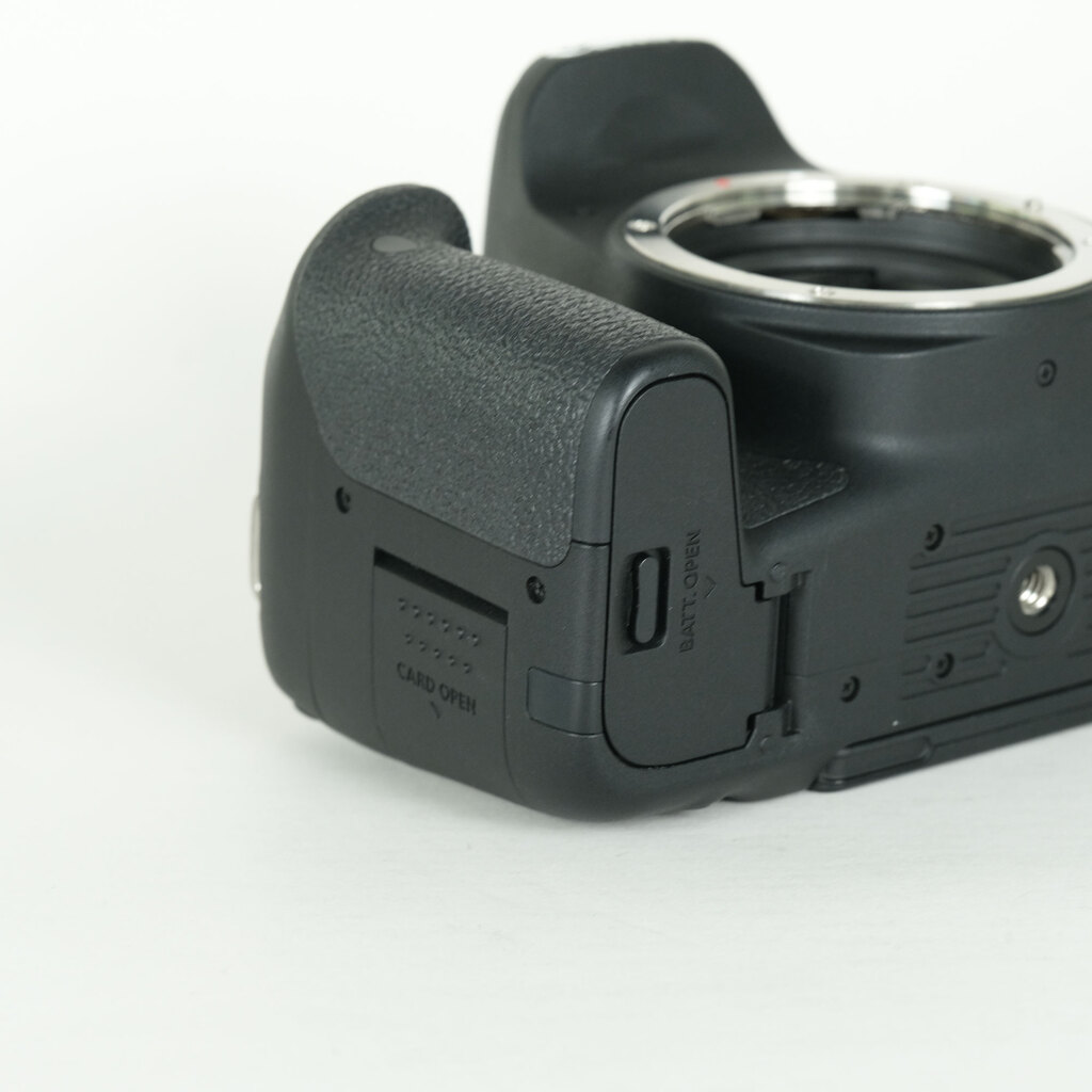 ドラ(出品者様もプロフ確認してください)  Canon EOS 9000D Canon EOS 9000Dの出品 | ONE SCENE（ワンシーン）
