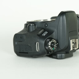 Canon EOS 9000D