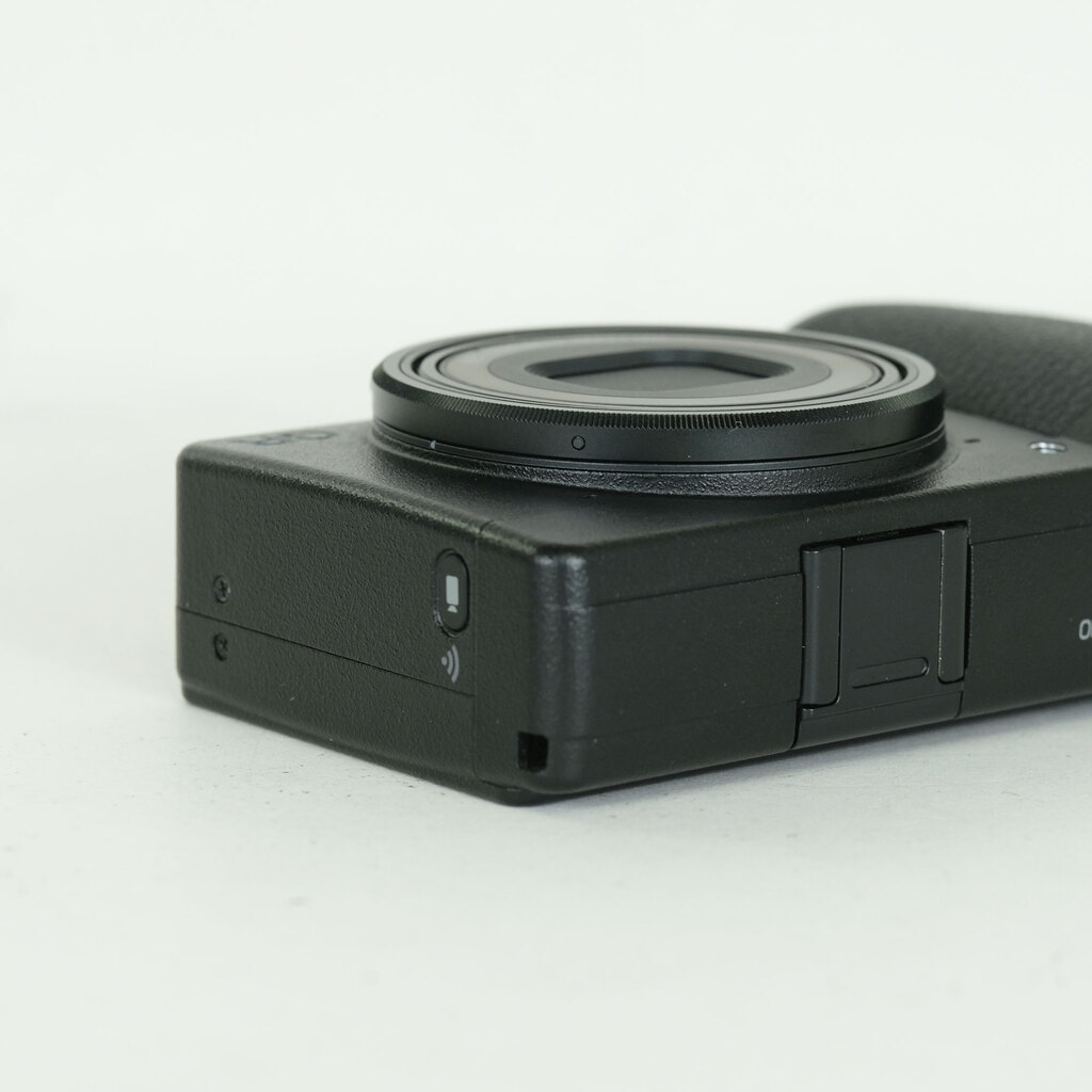 RICOH GR III