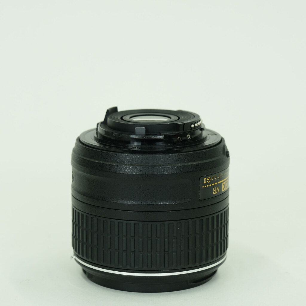 Nikon AF-S DX NIKKOR 18-55mm f3.5-5.6G VR II Nikon AF-S DX NIKKOR 18-55mm f3.5-5.6G VR II