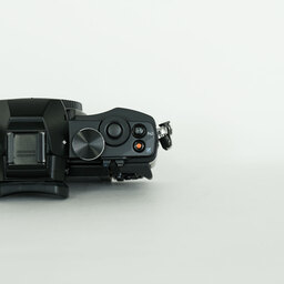 OLYMPUS OM-D E-M5 ボディ ブラック