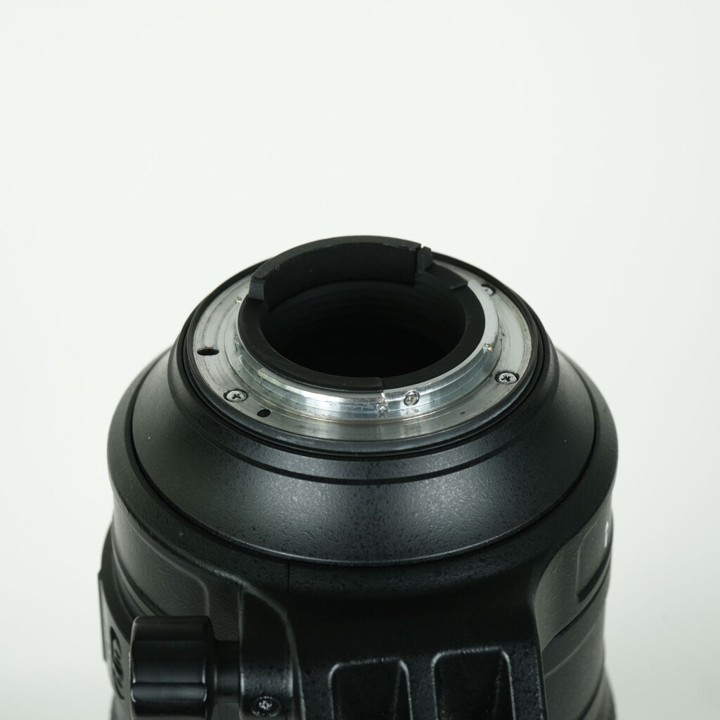 Nikon AF-S NIKKOR 200-500mm f/5.6E ED VR Nikon AF-S NIKKOR 200-500mm f/5.6E ED VR