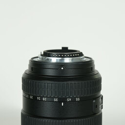 Nikon AF-S DX Zoom-Nikkor 17-55mm f/2.8G IF-ED Nikon AF-S DX Zoom-Nikkor 17-55mm f/2.8G IF-ED