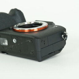 SONY α7 IV(ILCE-7M4) SONY α7 IV(ILCE-7M4)