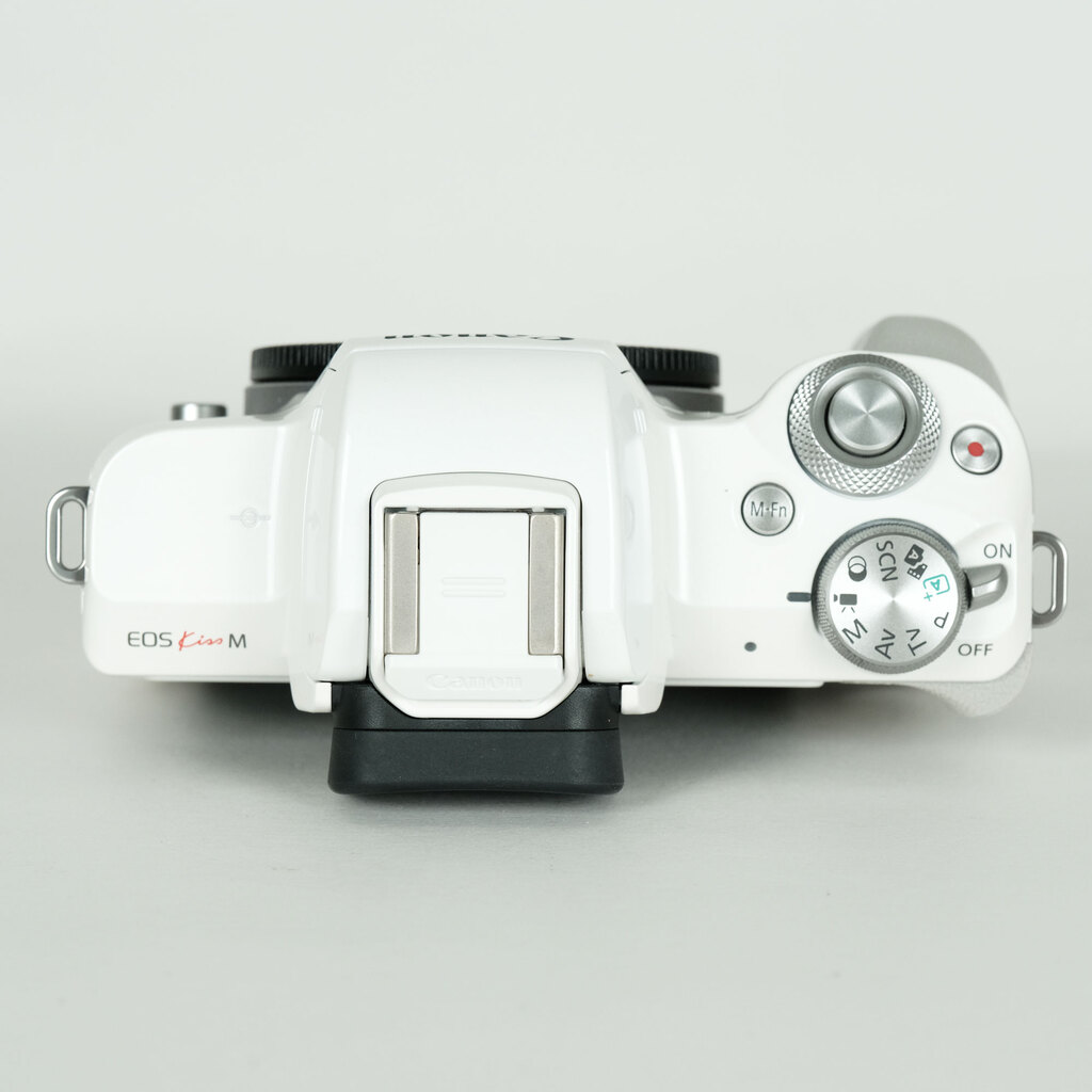 Canon EOS Kiss M